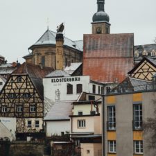 Ein altes, traditionelles bayerisches Wirtshaus in Unter-Franken, in Bayern.