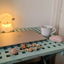 Zwischen Laptop und Schnuller – Arbeiten im Mama-Alltag mit Kindern