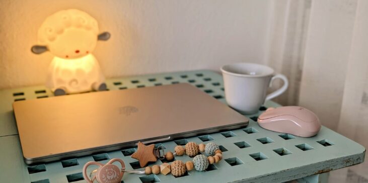 Zwischen Laptop und Schnuller – Arbeiten im Mama-Alltag mit Kindern